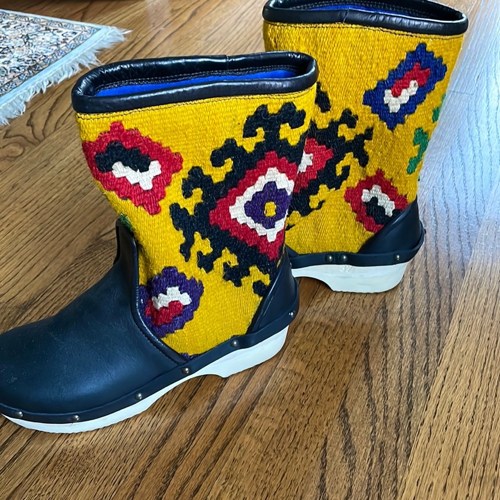 Gorgeous new boots - Austrian designer - so comfortable- never worn